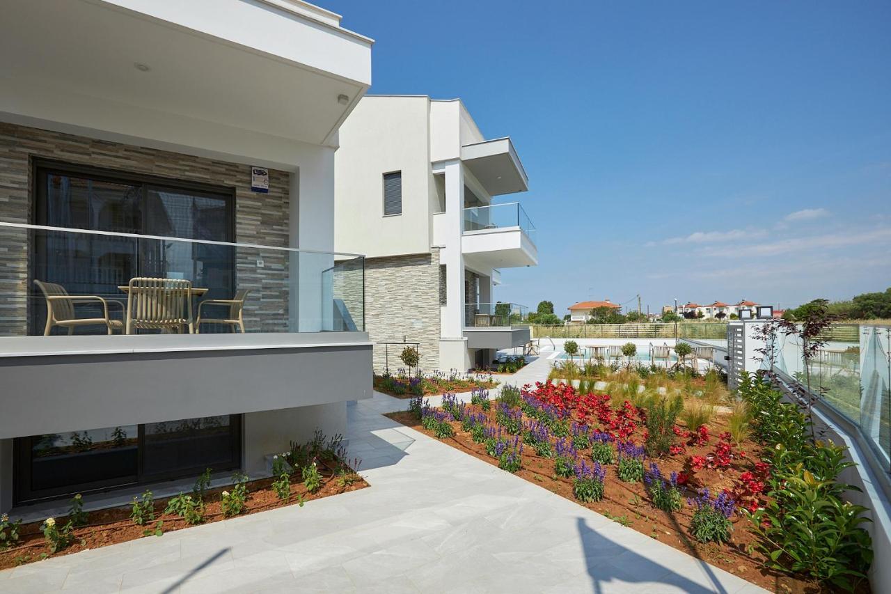 Greystoneapartments Paralía Dionysíou Eksteriør bilde